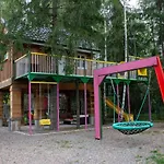 Din Padure Si Casutele Din Copac Belis Holiday home *