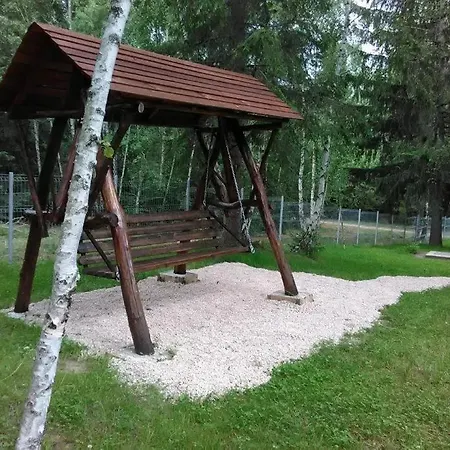 Din Padure Si Casutele Din Copac Belis