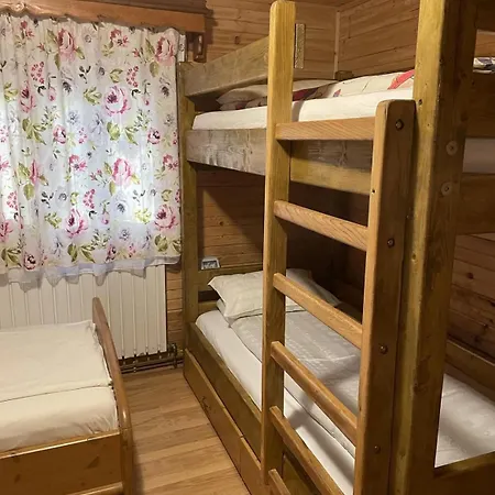 Din Padure Si Casutele Din Copac Belis