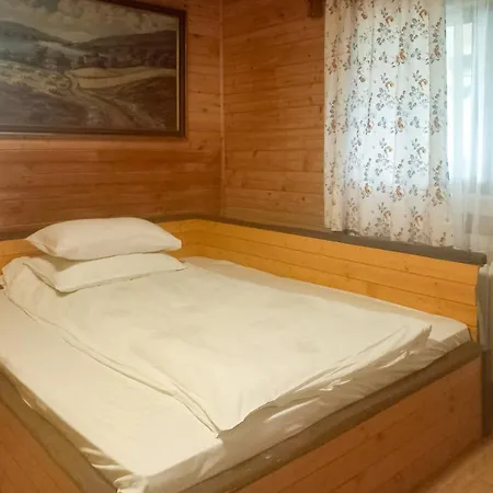 Tatil Evi Din Padurea Belis Si Casuta Din Copac Kaloşvar