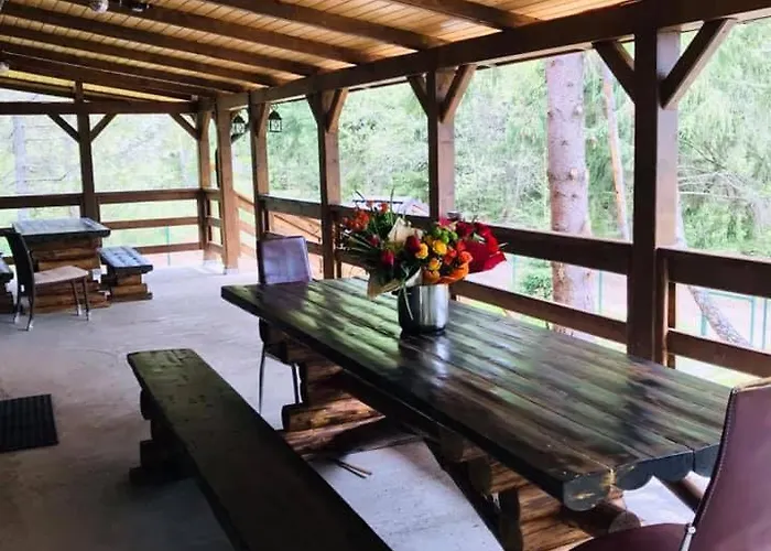 Holiday home Din Padure Si Casutele Din Copac Belis