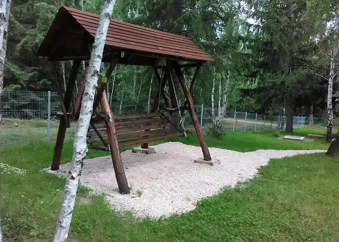 Din Padure Si Casutele Din Copac Belis