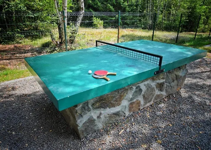 Din Padure Si Casutele Din Copac Belis *