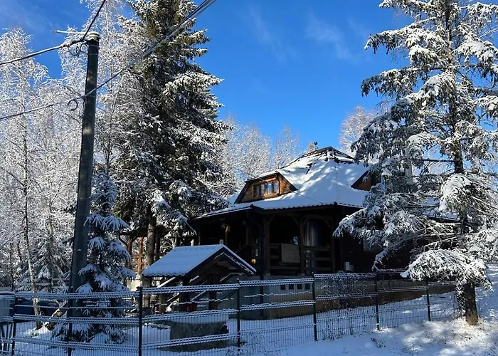 Din Padure Si Casutele Din Copac Belis Vakantiehuis